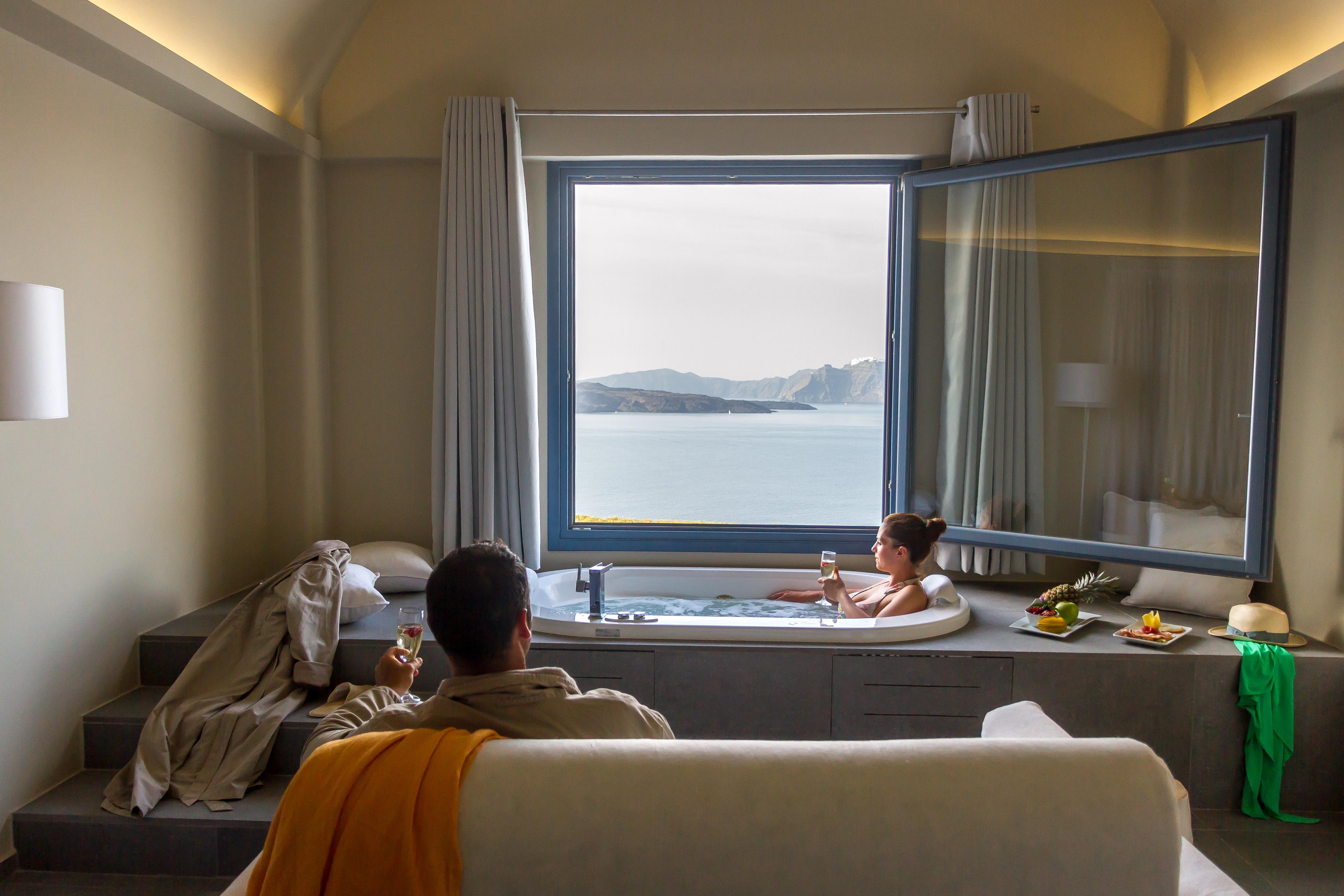 อโครเทอร์รา โรซา ลักชัวรี สวีท Hotel อาโกรตีรี ภายนอก รูปภาพ