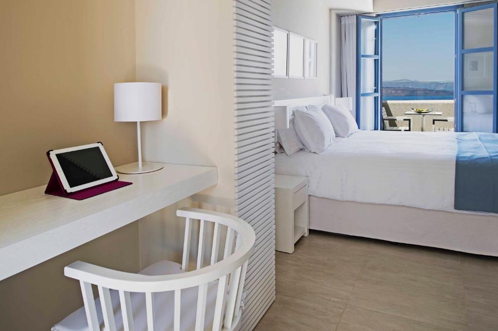 อโครเทอร์รา โรซา ลักชัวรี สวีท Hotel อาโกรตีรี ภายนอก รูปภาพ