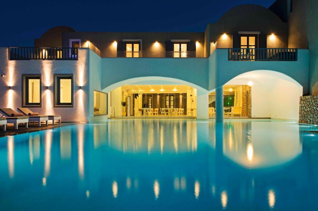 อโครเทอร์รา โรซา ลักชัวรี สวีท Hotel อาโกรตีรี ภายนอก รูปภาพ